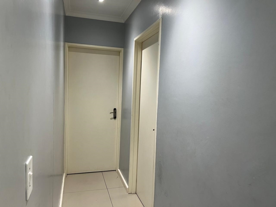 7 Bedroom Property for Sale in Malibu Village Western Cape